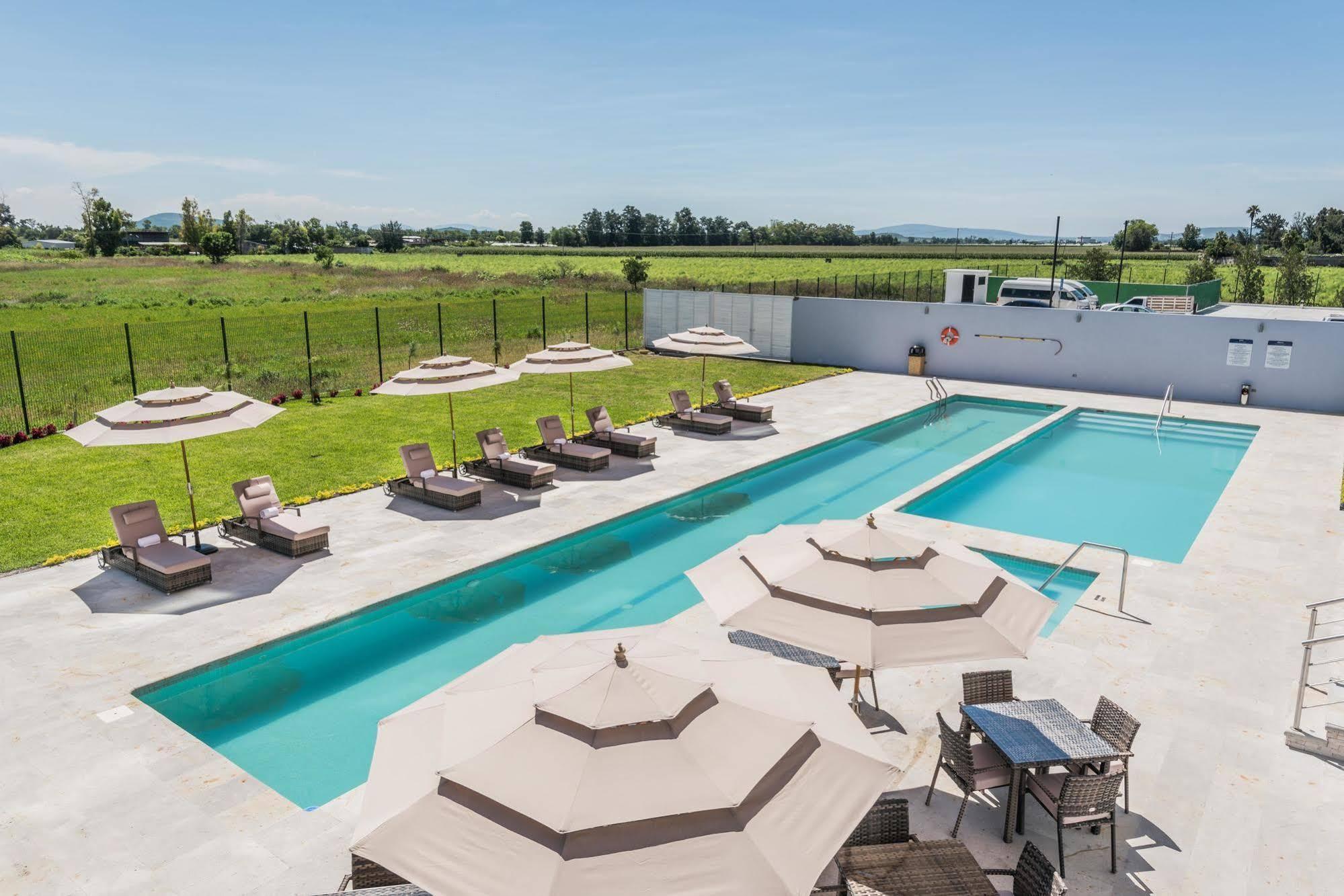 Hampton Inn & Suites By Hilton Salamanca Bajio Екстер'єр фото
