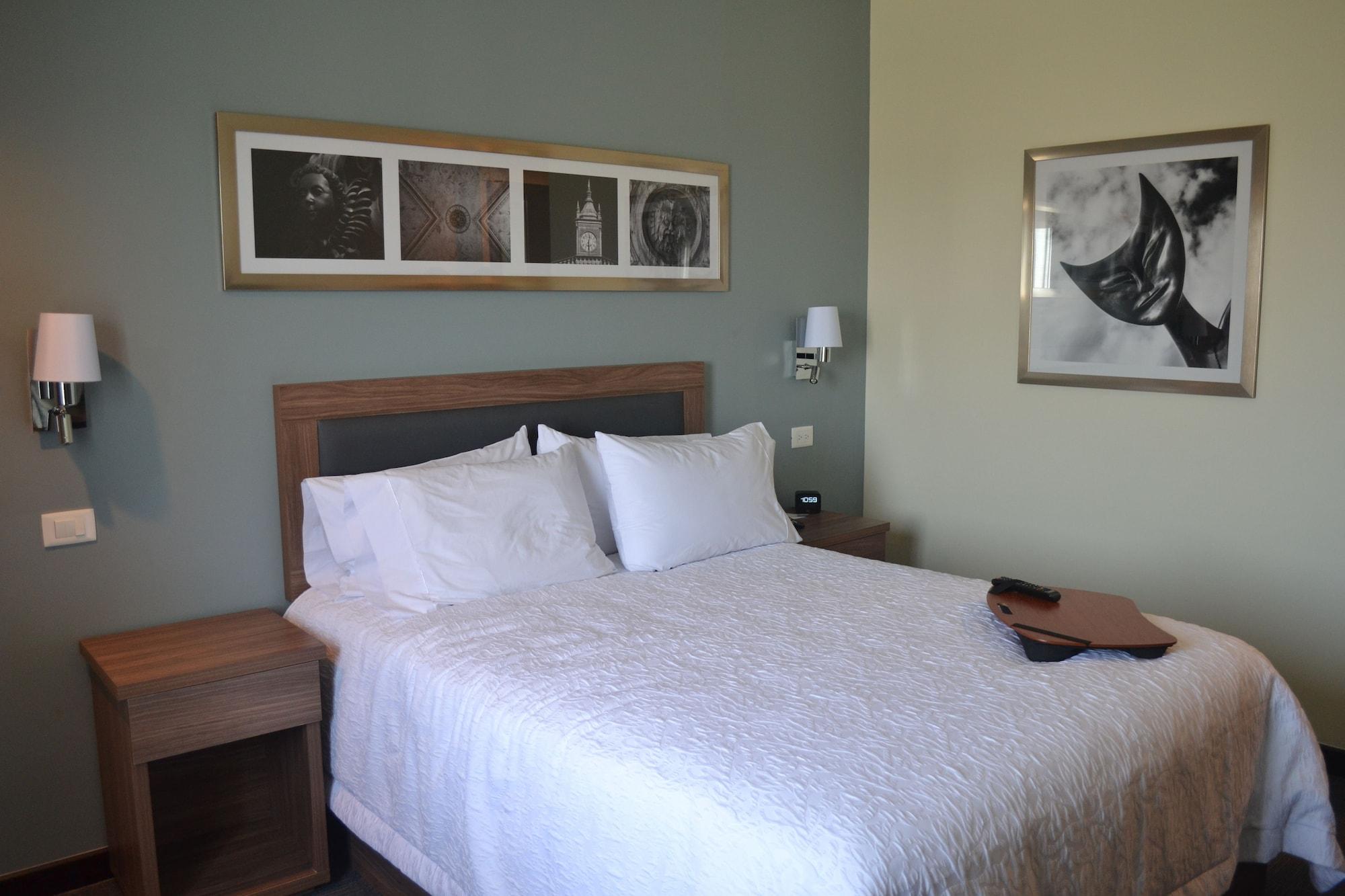 Hampton Inn & Suites By Hilton Salamanca Bajio Екстер'єр фото