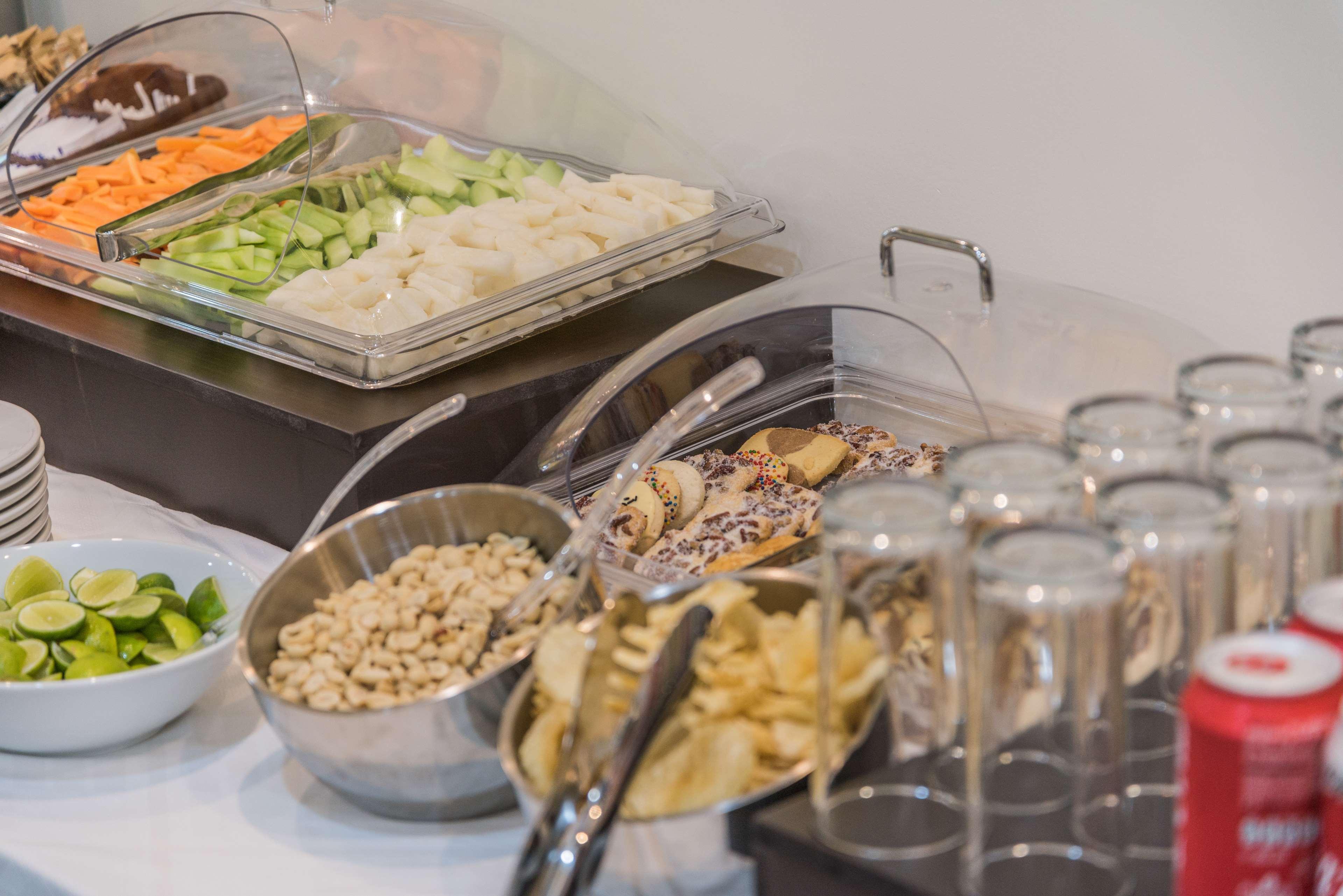 Hampton Inn & Suites By Hilton Salamanca Bajio Екстер'єр фото