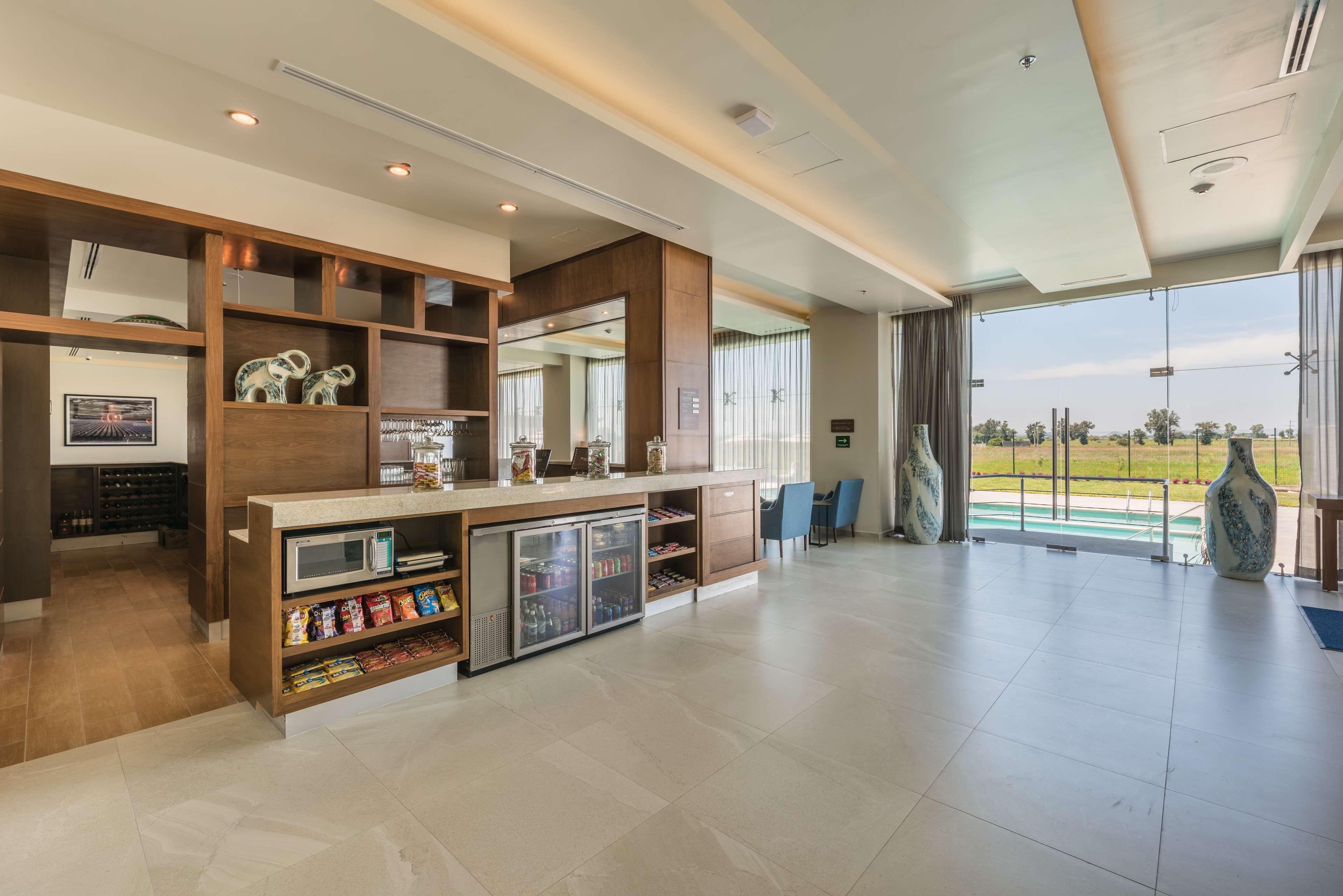 Hampton Inn & Suites By Hilton Salamanca Bajio Екстер'єр фото