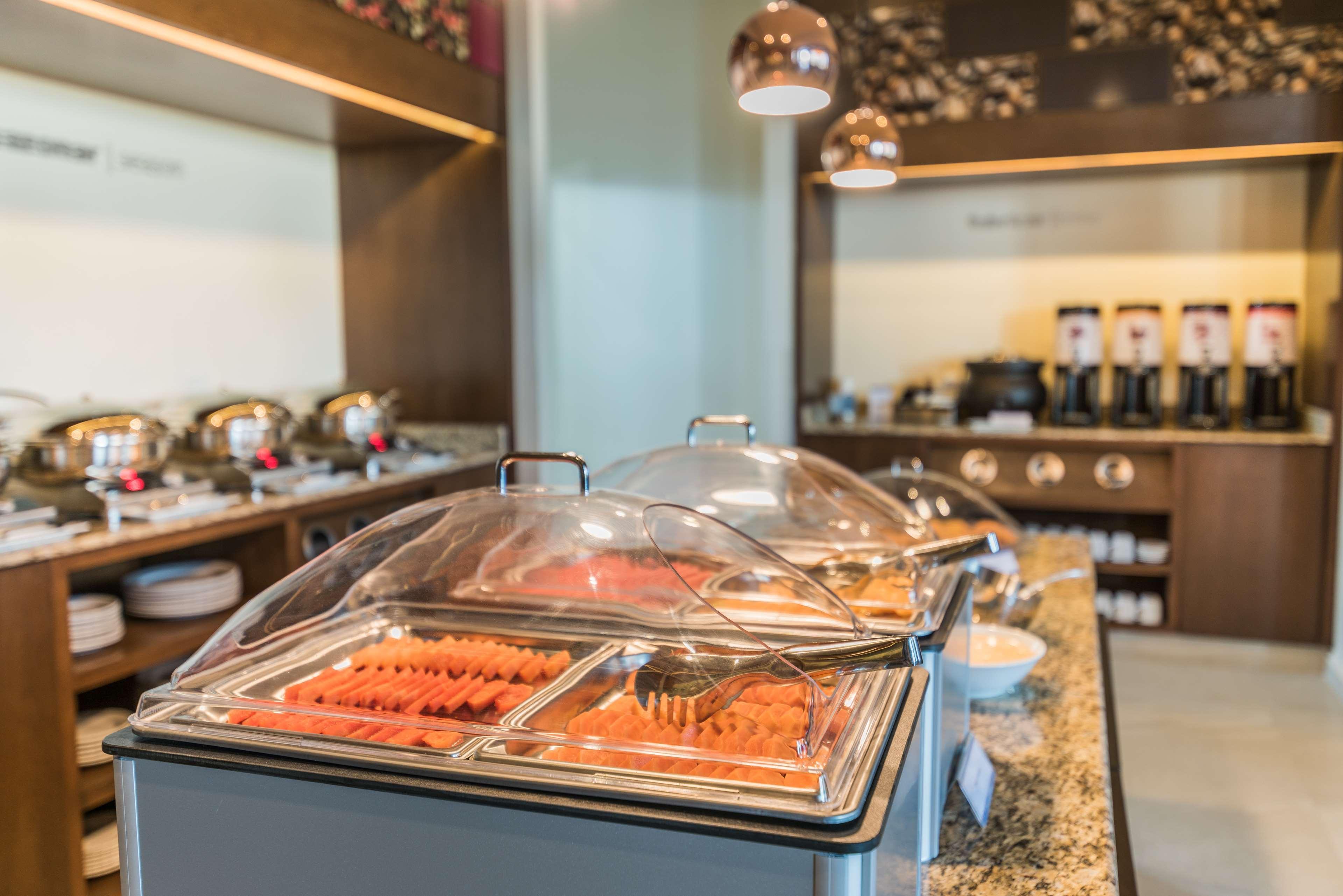 Hampton Inn & Suites By Hilton Salamanca Bajio Екстер'єр фото