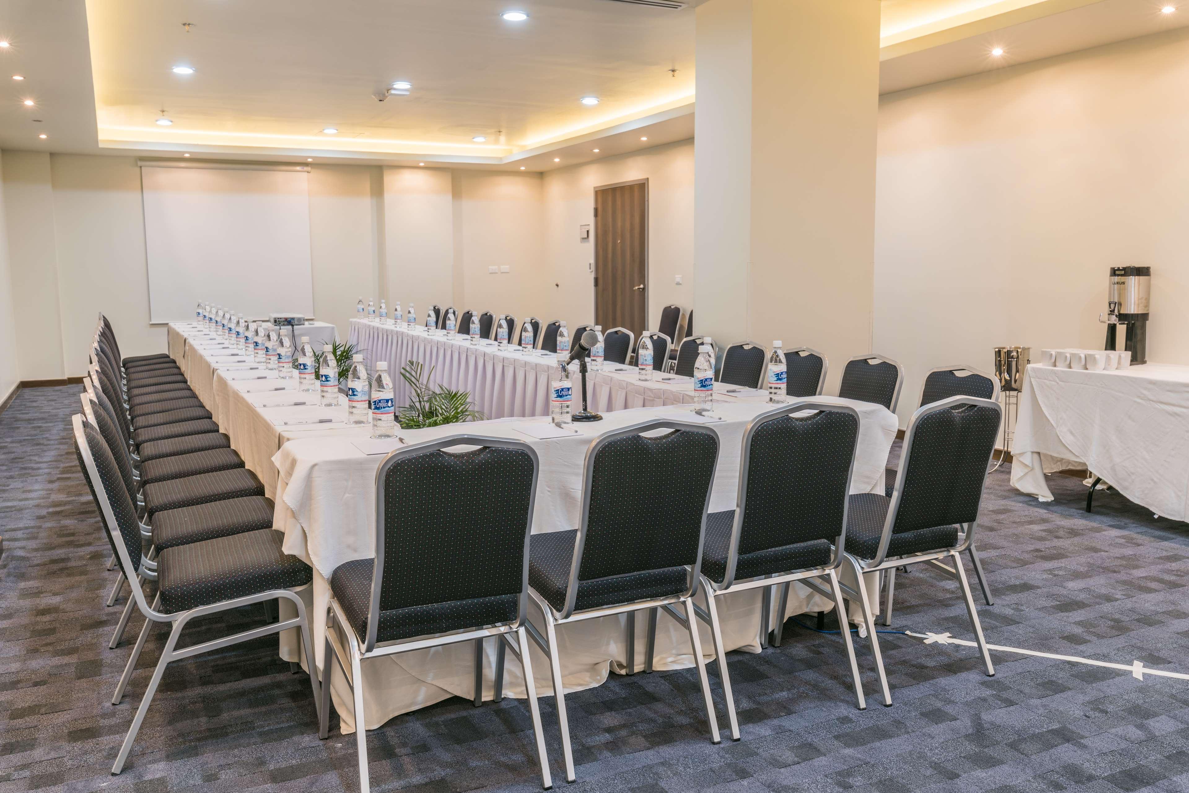 Hampton Inn & Suites By Hilton Salamanca Bajio Екстер'єр фото