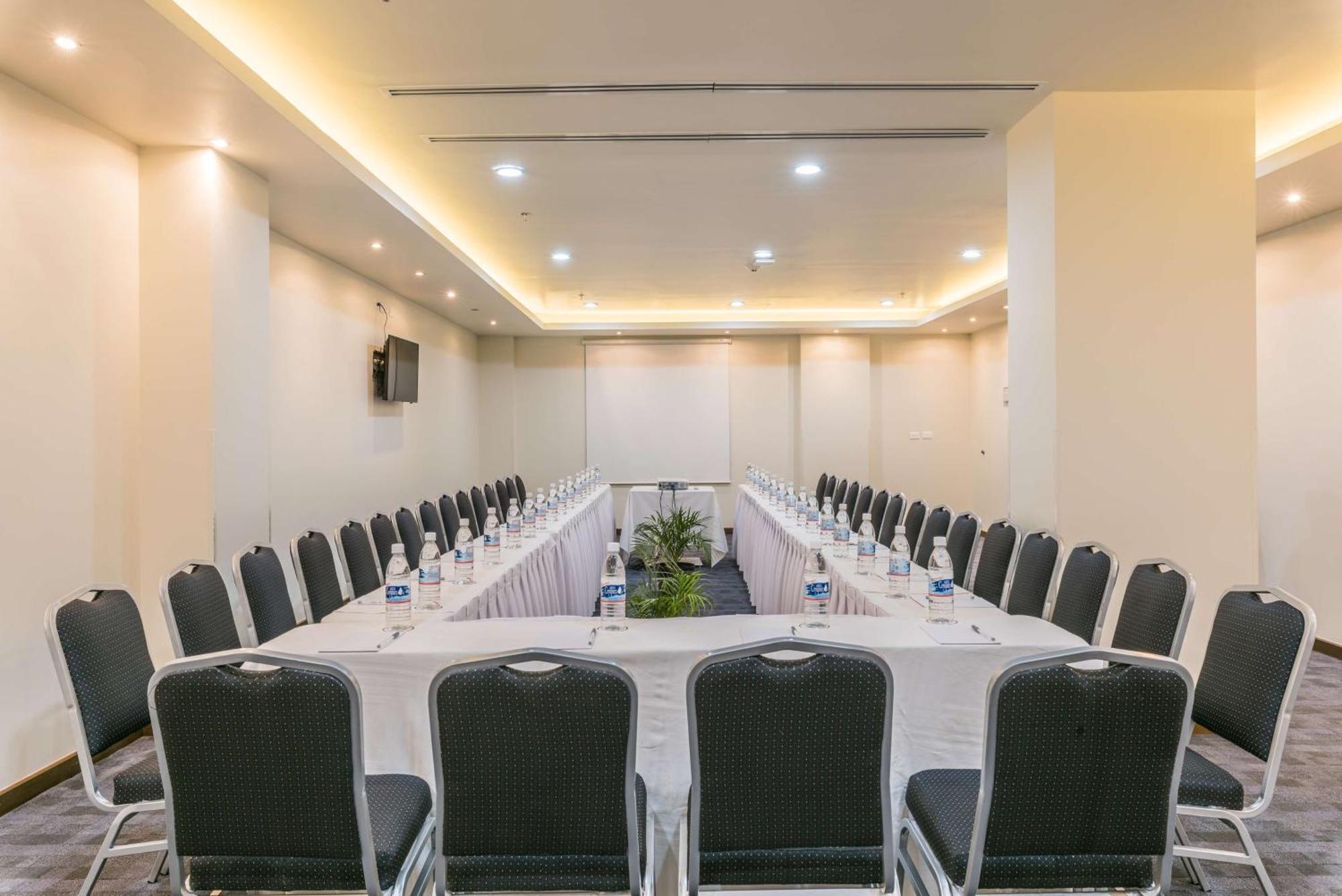 Hampton Inn & Suites By Hilton Salamanca Bajio Екстер'єр фото