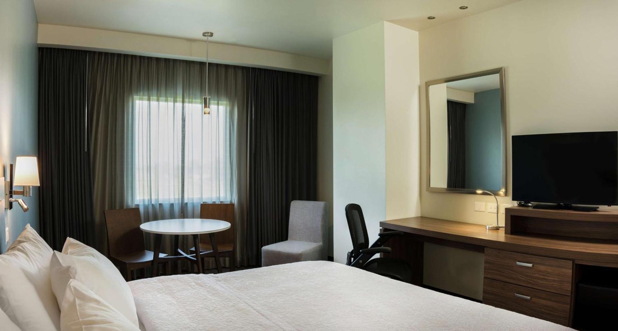 Hampton Inn & Suites By Hilton Salamanca Bajio Екстер'єр фото