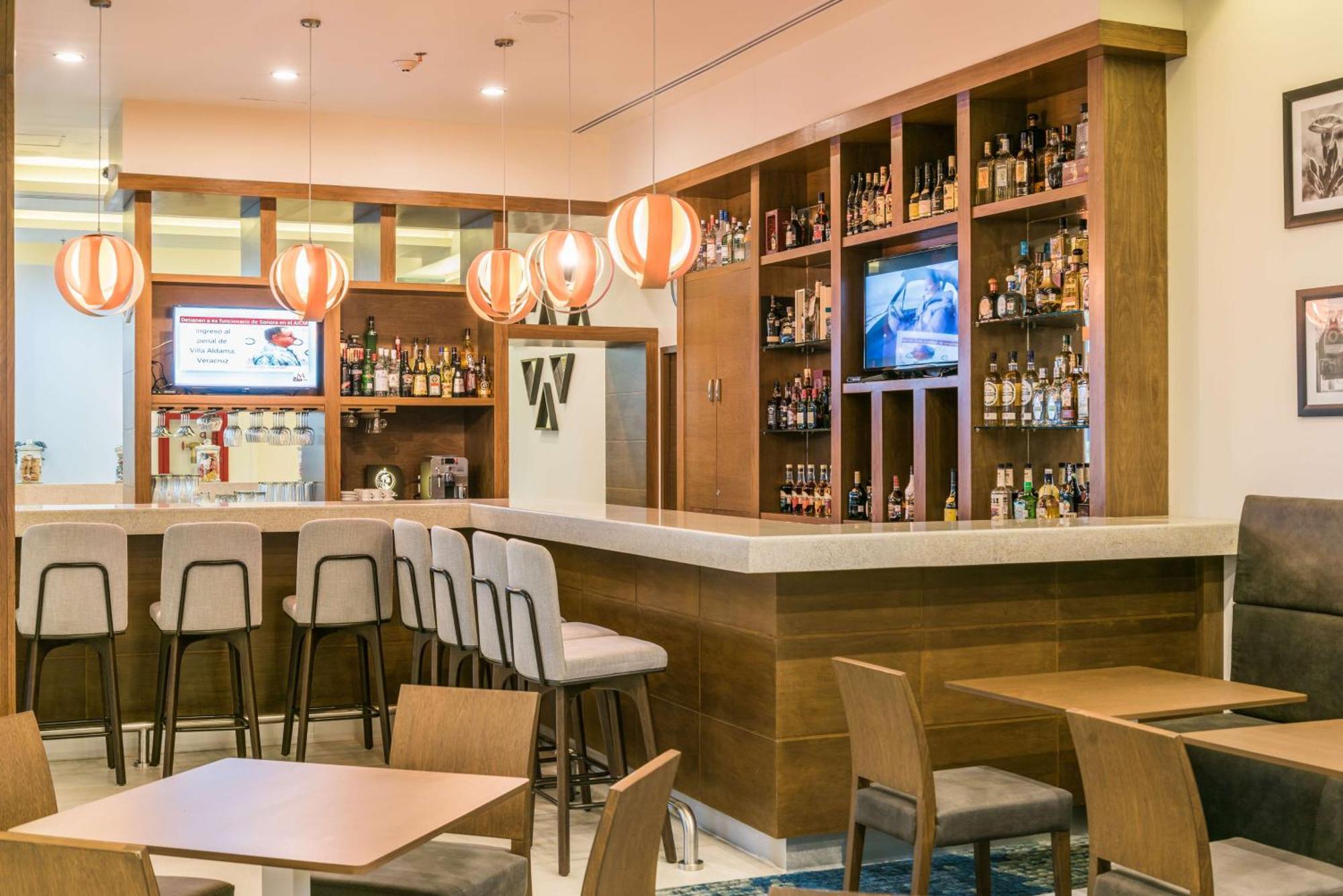 Hampton Inn & Suites By Hilton Salamanca Bajio Екстер'єр фото
