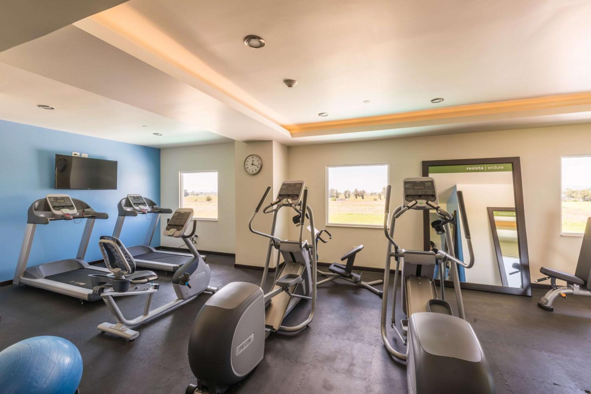 Hampton Inn & Suites By Hilton Salamanca Bajio Екстер'єр фото