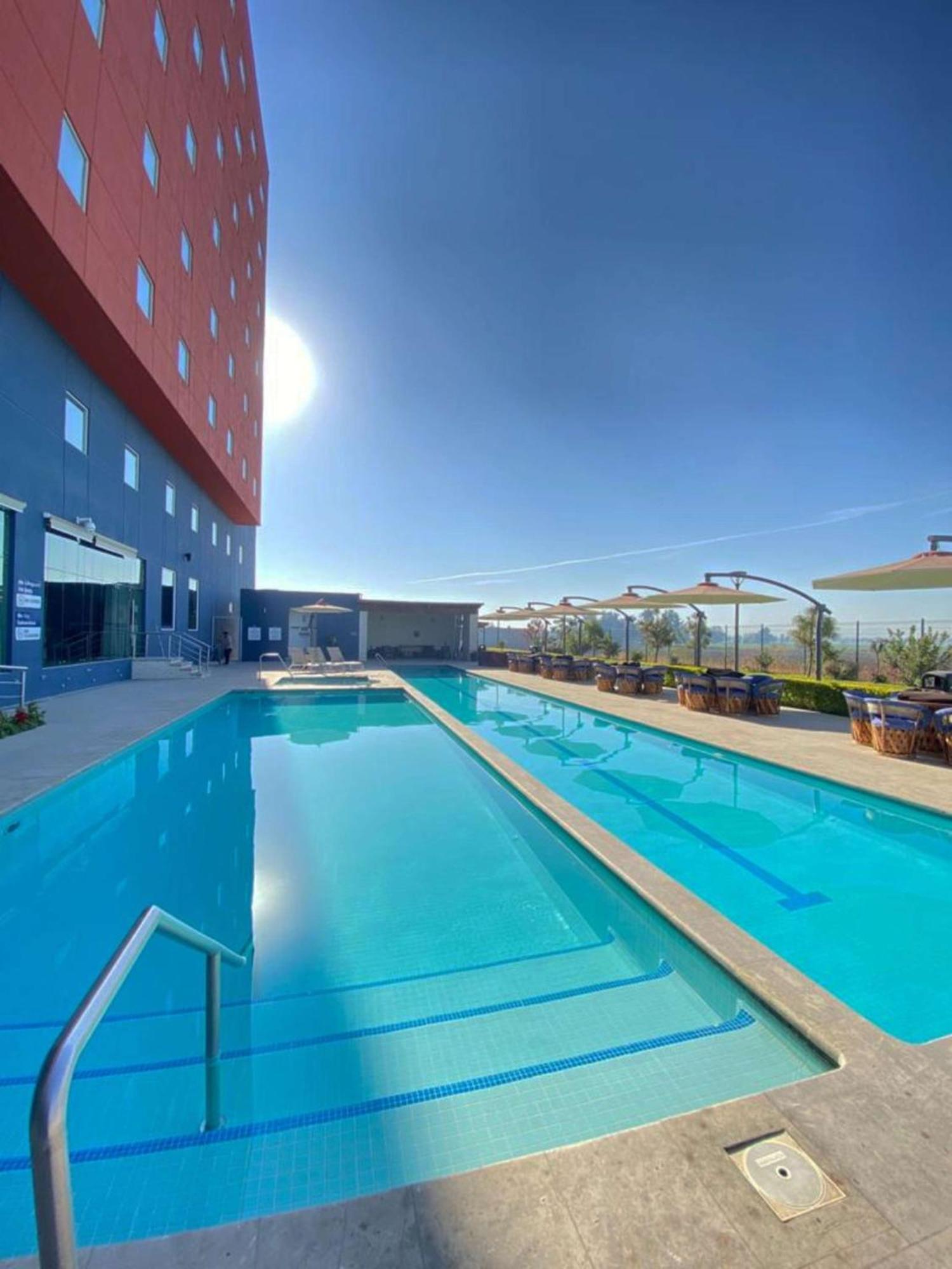 Hampton Inn & Suites By Hilton Salamanca Bajio Екстер'єр фото