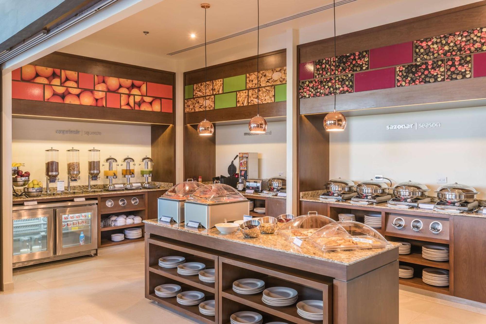 Hampton Inn & Suites By Hilton Salamanca Bajio Екстер'єр фото