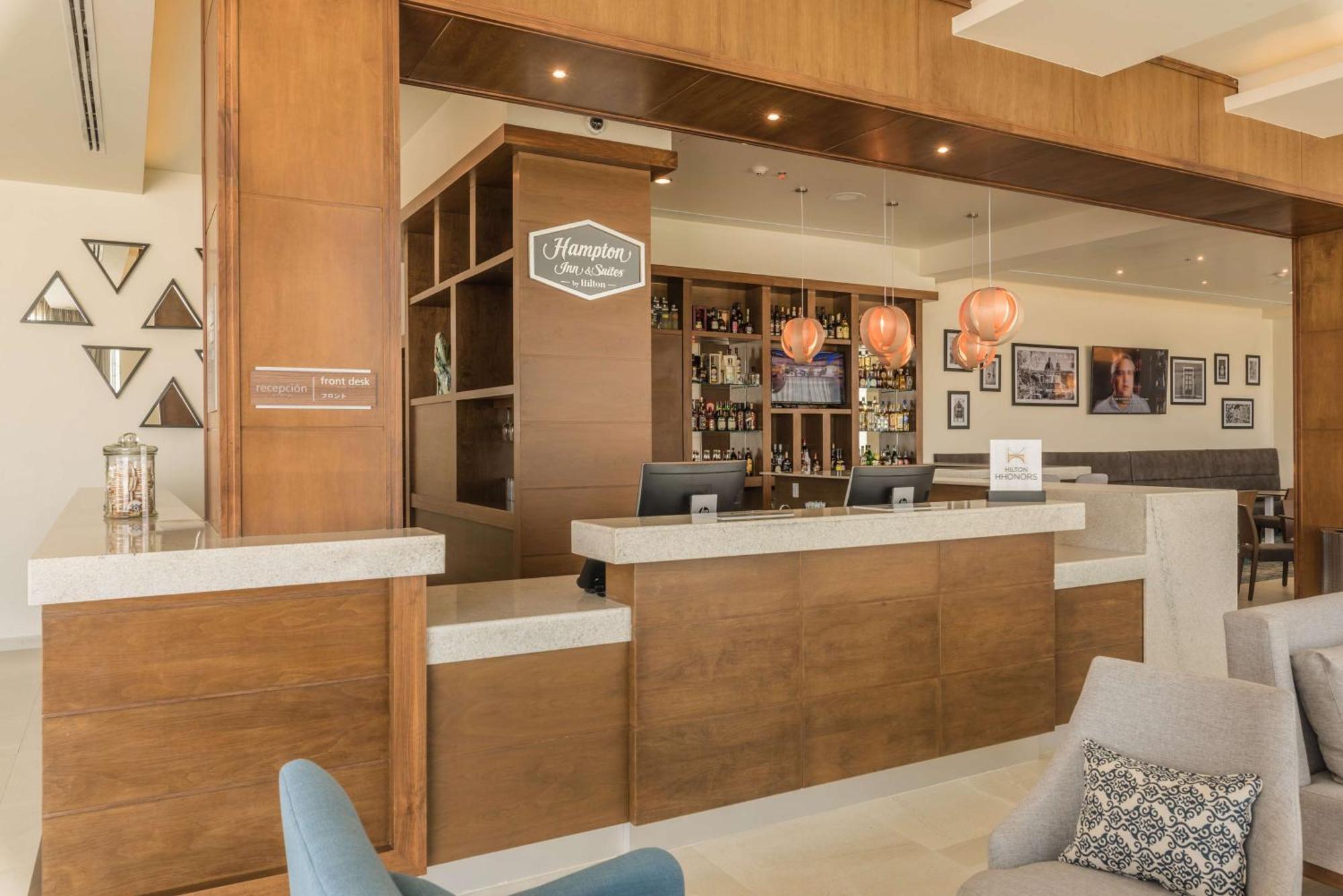 Hampton Inn & Suites By Hilton Salamanca Bajio Екстер'єр фото