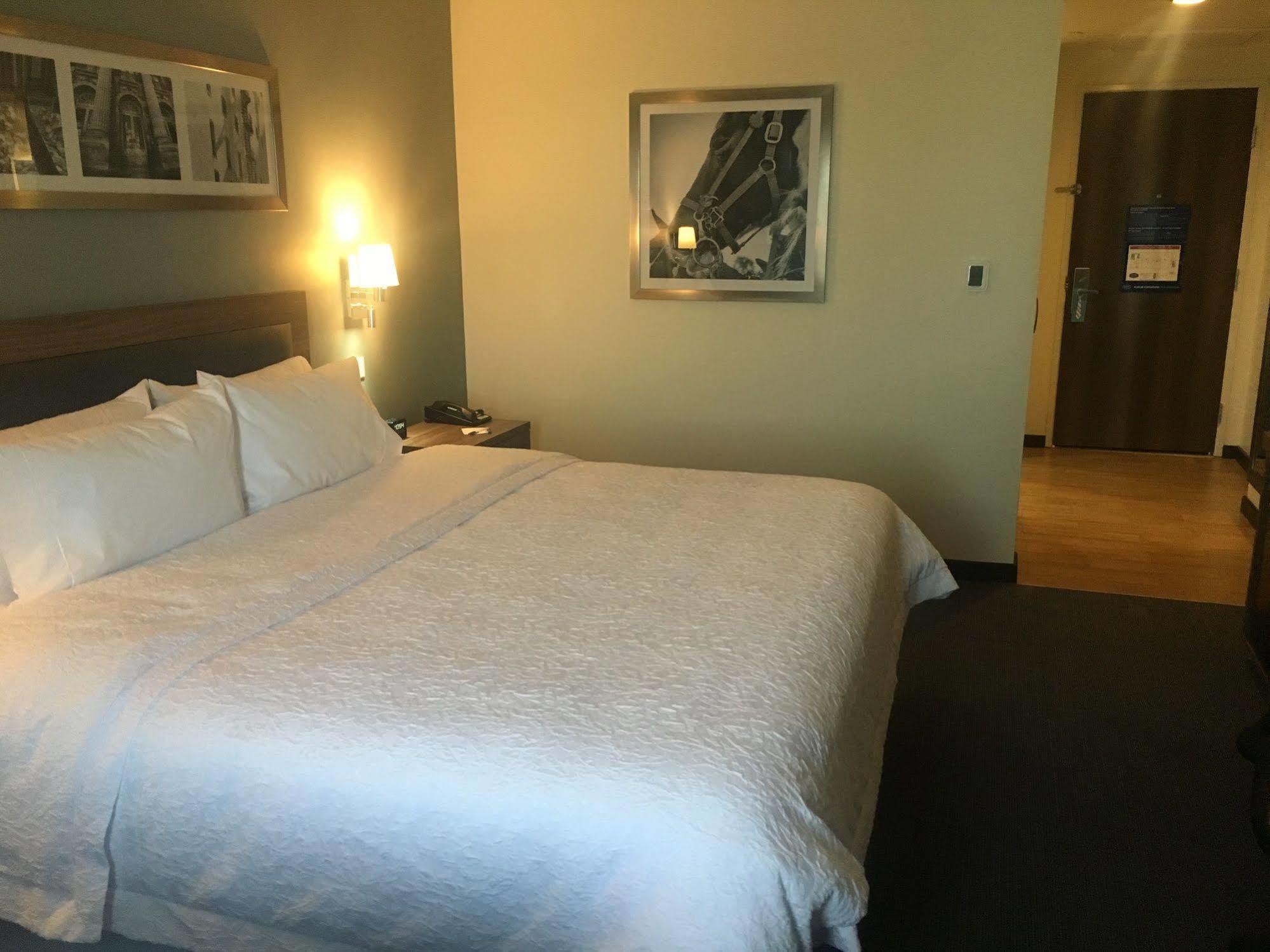 Hampton Inn & Suites By Hilton Salamanca Bajio Екстер'єр фото