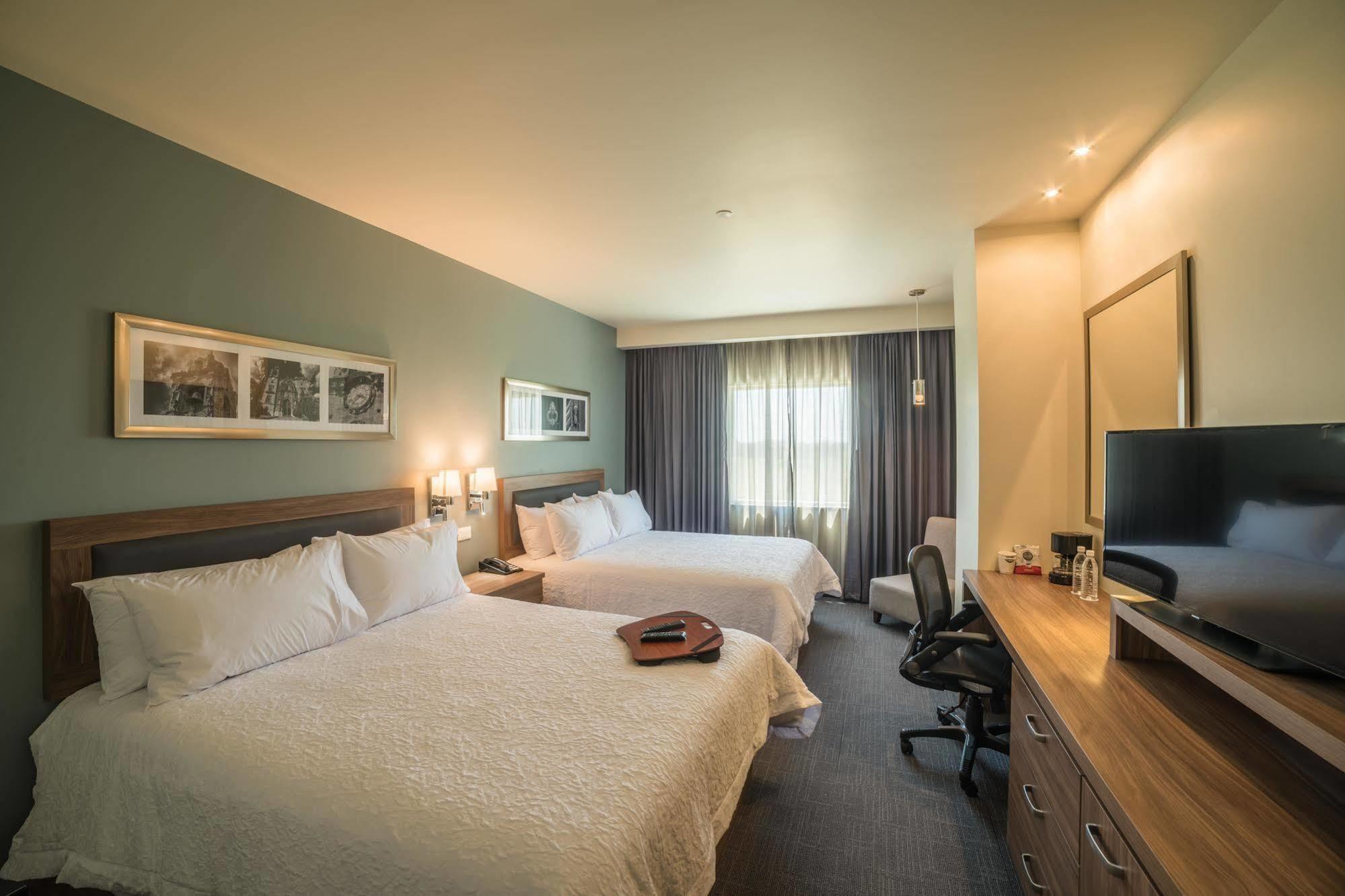 Hampton Inn & Suites By Hilton Salamanca Bajio Екстер'єр фото