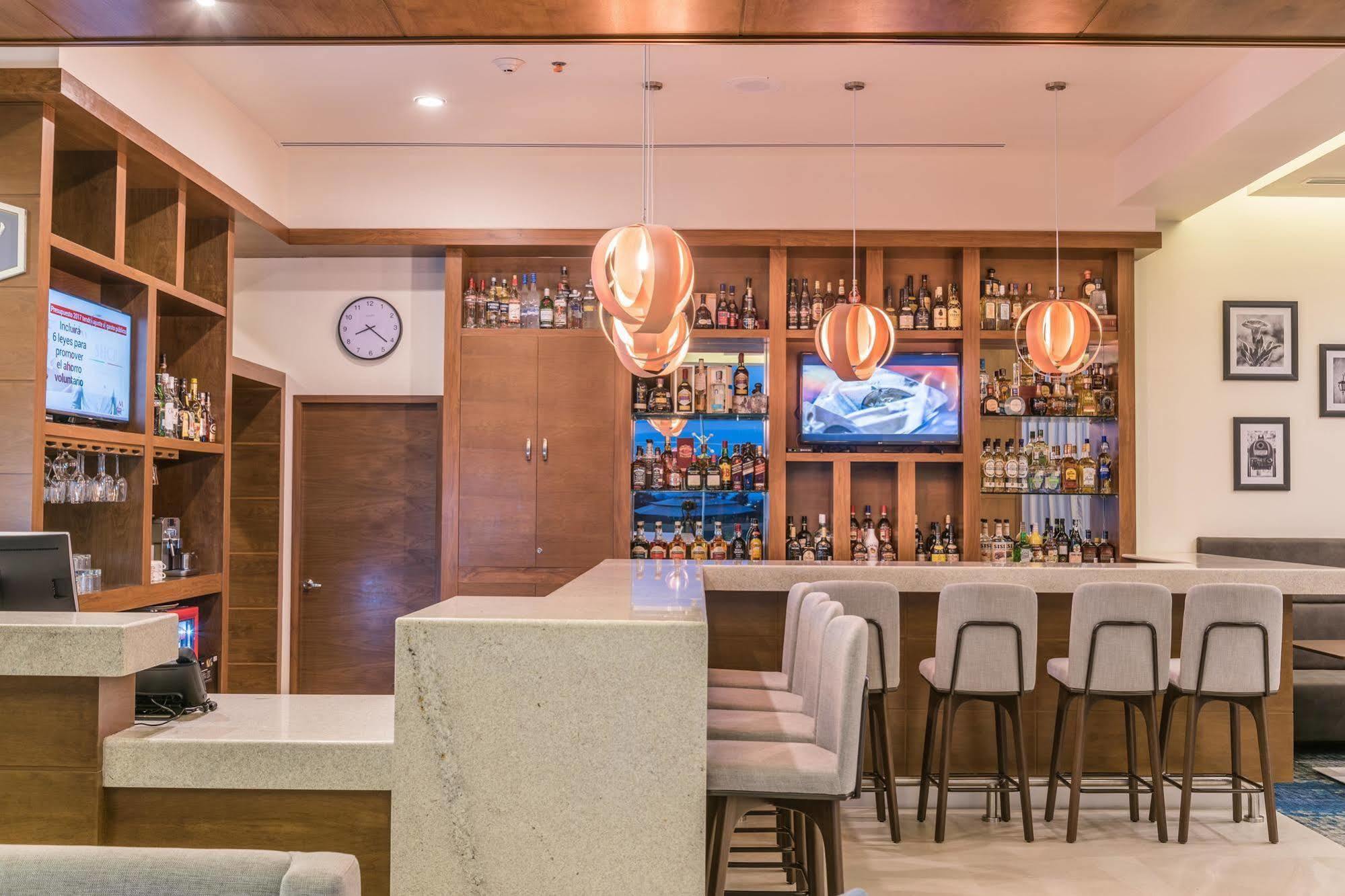 Hampton Inn & Suites By Hilton Salamanca Bajio Екстер'єр фото